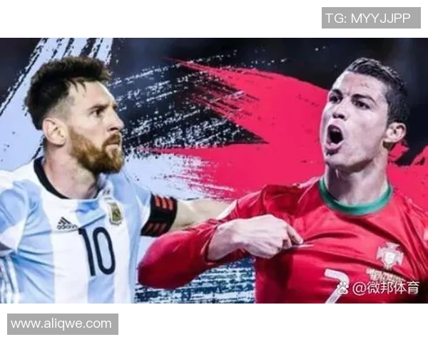 探索足球世界的超级球星：从梅西到C罗，他们如何定义时代传奇