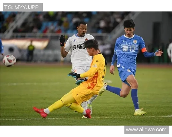 中国男孩足球球星崛起之路:从青训到国际赛场的奋斗与荣耀 中国男孩足球球星崛起之路:从青训到国际赛场的奋斗与荣耀