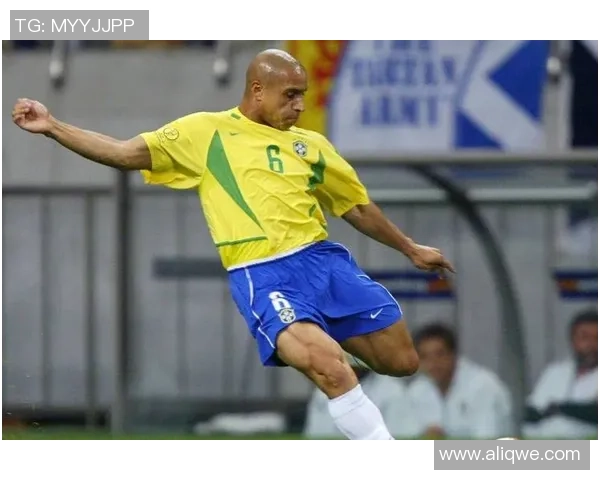 瑞典传奇足球巨星的辉煌生涯与历史足坛地位解析 瑞典传奇足球巨星的辉煌生涯与历史足坛地位解析